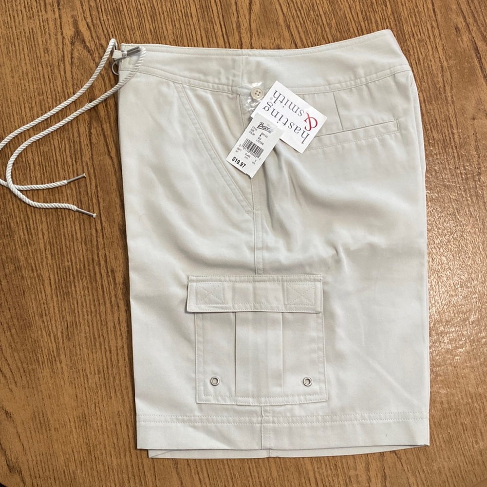 Hasting and Smith, shorts, beige, size 6, NWT
